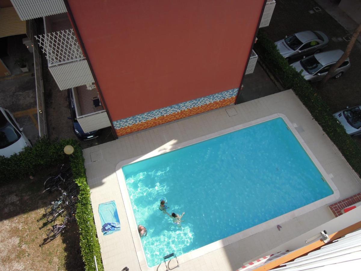 比比翁Modern Flat For 6 Guests With Swimming Pool公寓 外观 照片